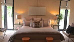 House, 4 Bedrooms - Savannah House by Eleuthera Vacation Rentals (Savannah Sound)