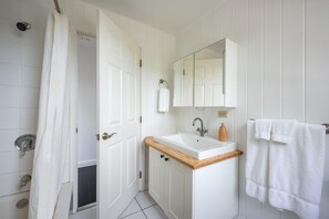 Cottage, 2 Bedrooms | Bathroom | Towels - Four Points Suite by Eleuthera Vacation Rentals (Governor's Harbour)