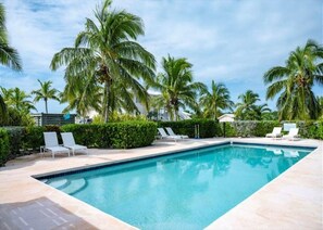 Outdoor pool - Buttonwood Reserve by Eleuthera Vacation Rentals (Governor's Harbour)