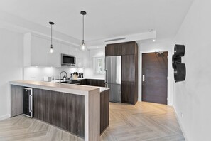Condo, 2 Bedrooms | Private kitchen