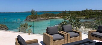 สกายโคฟโดย Eleuthera Vacation Rentals