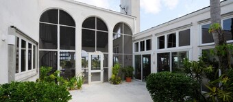Goodwind & Cottage by Eleuthera Vacation Rentals