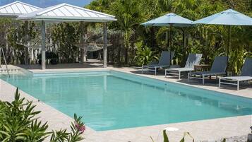 House, 3 Bedrooms | Private pool