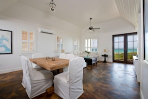 House, 4 Bedrooms | In-room dining