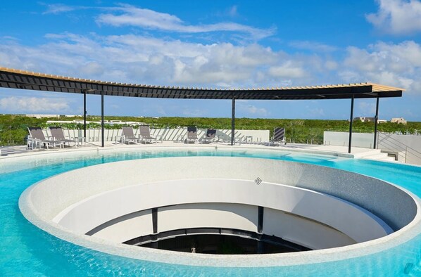 Outdoor pool, an infinity pool - Fall In Love With The 360 Degree Infinity Pool @ PANORAMIC D 204- By Salt-Kisses (Tulum)