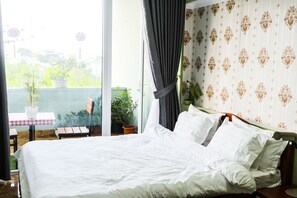 Deluxe Double Room | Down duvets, desk, laptop workspace, blackout curtains