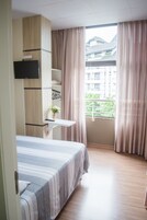 Ropa de cama de alta calidad, colchones Select Comfort y escritorio 