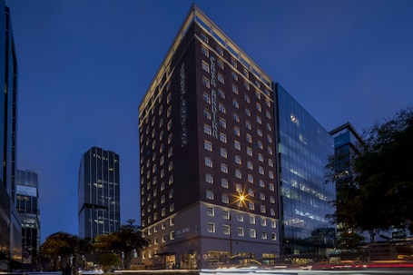 Front of property - evening/night. Casa Andina Premium San Isidro