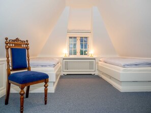 Unclassified image, 2 of 20, button