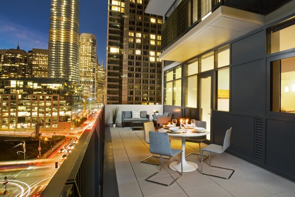 Outdoor dining - Luxury Apartment in SOMA (San Francisco)