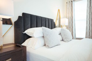 1 bedroom, iron/ironing board, WiFi, bed sheets - Luxury Apartment in SOMA (San Francisco)