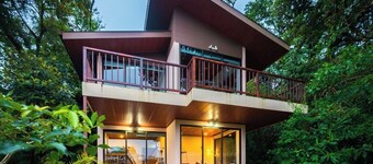 Puma Monteverde Garden (see calendar 4 discounts)