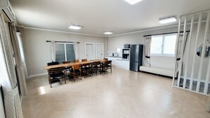 Room (2F) - Ulsan Ganjeolgot View Pension (Ulsan)