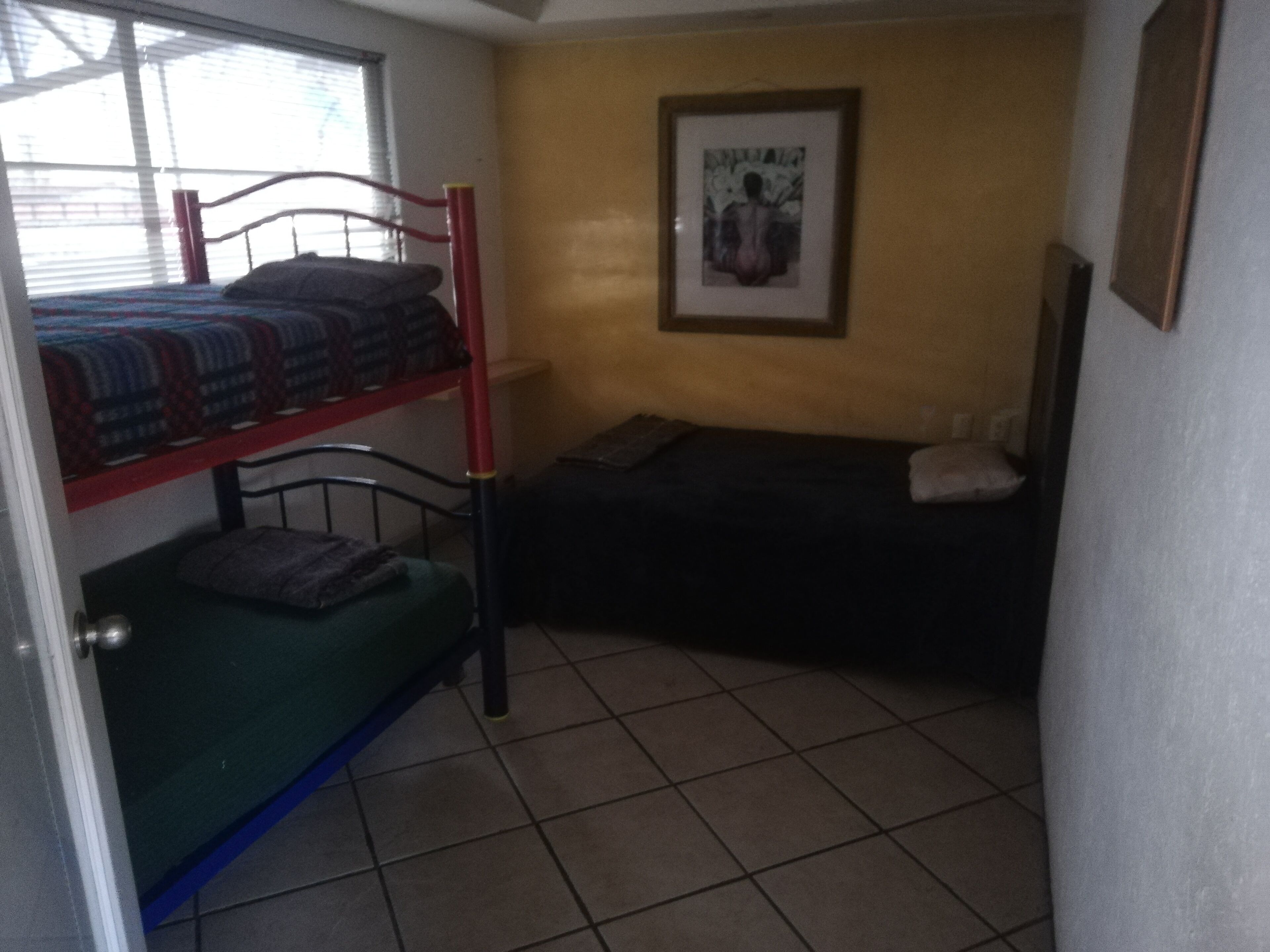 Iron/ironing board, free WiFi, bed sheets