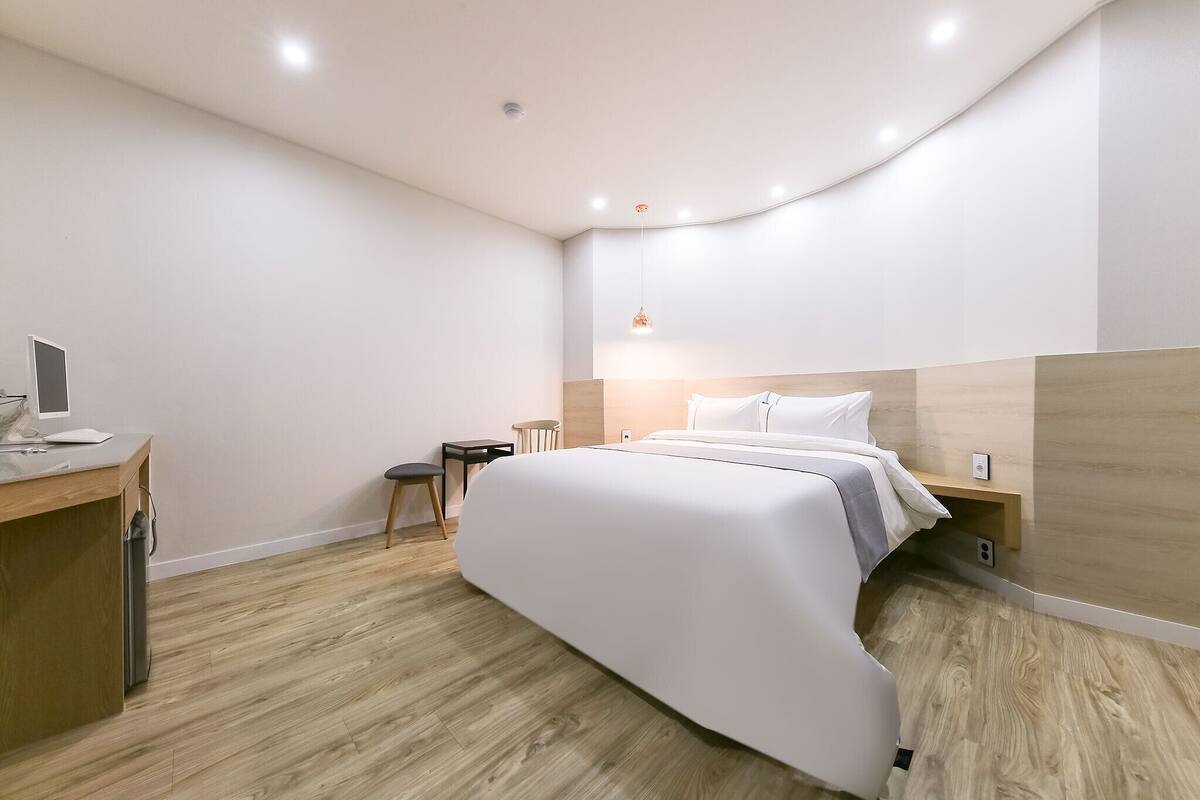 Standard Room (Free Breakfast for 2 on Tue-Fri) | Wi-fi (inkludert)