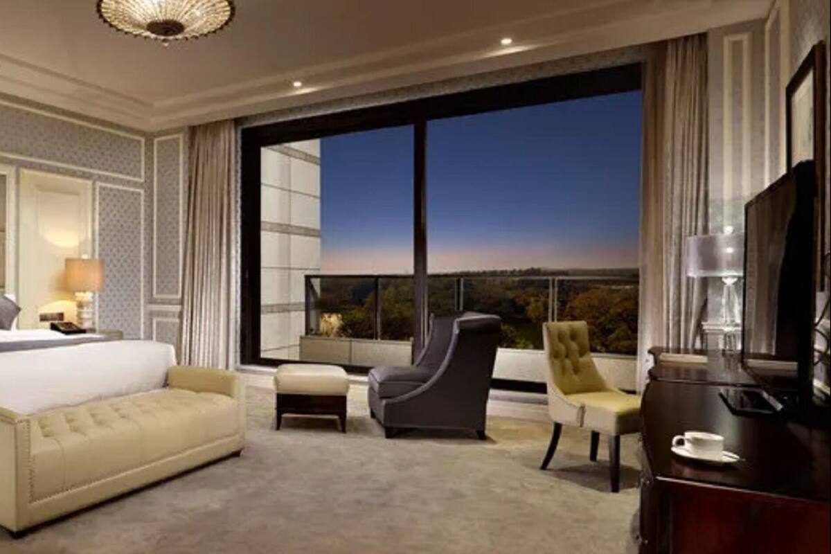Suite exécutive | Minibar, coffre-fort, bureau, rideaux d’obscurcissement