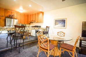 Dining - Resort Condo near the Beach (Kihei)