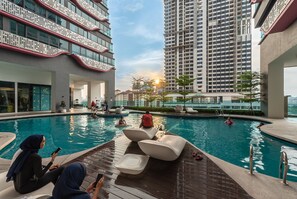 Sun deck