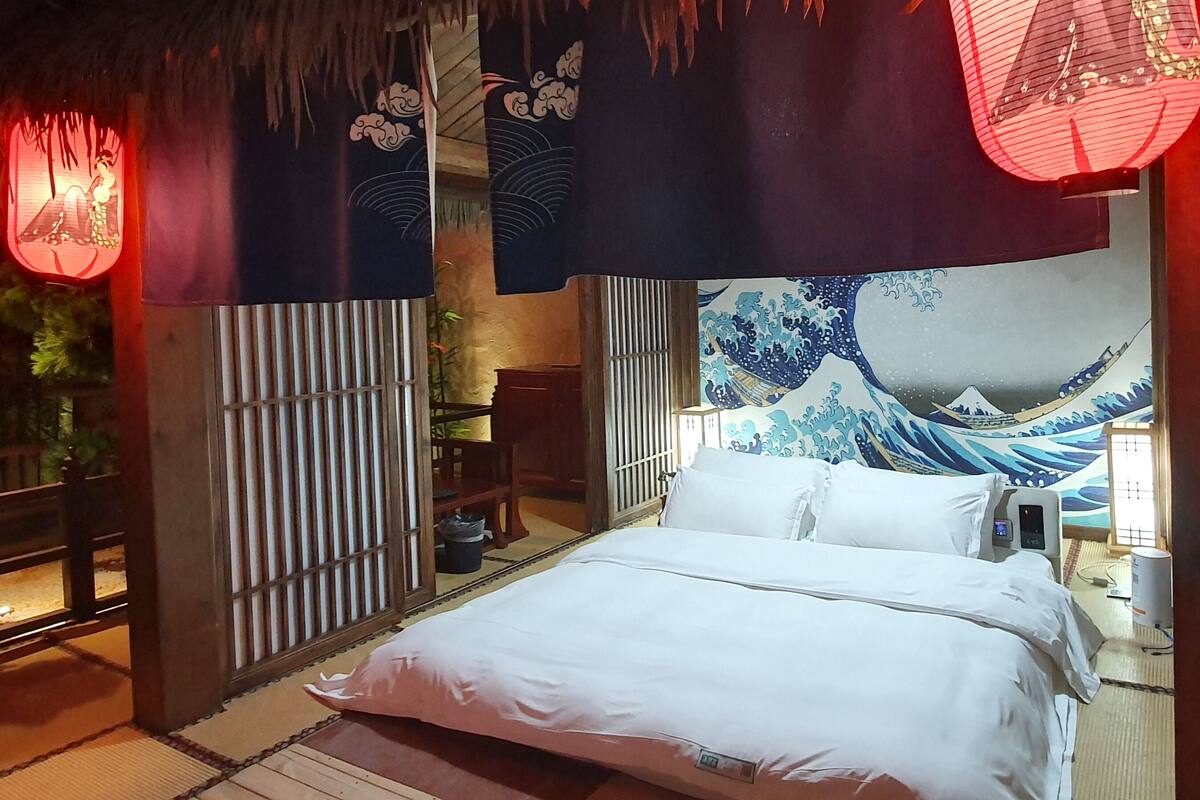 Camera | Una scrivania, Wi-Fi gratuito