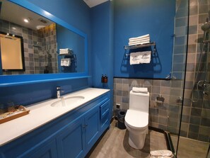 Camera | Bagno | Doccia, set di cortesia gratuito, asciugamani