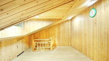 Room (Rosemary, 3F) | Free WiFi