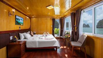 Minibar, in-room safe, individually decorated, individually furnished