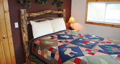 Cozy One Bedroom Cabin with Personal Hot tub