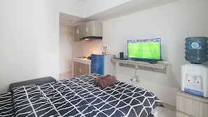 Studio | Room amenity - The Springlake Summarecon Bekasi (Bekasi)