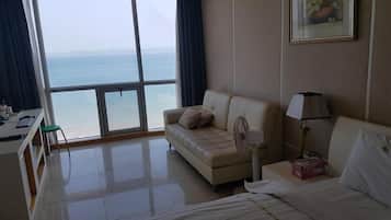 Deluxe Double Room, Sea View | Soundproofing, WiFi (free)