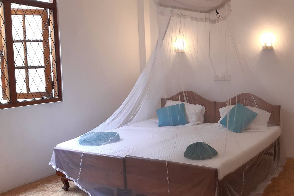 Habitación triple básica | 1 dormitorio y ropa de cama