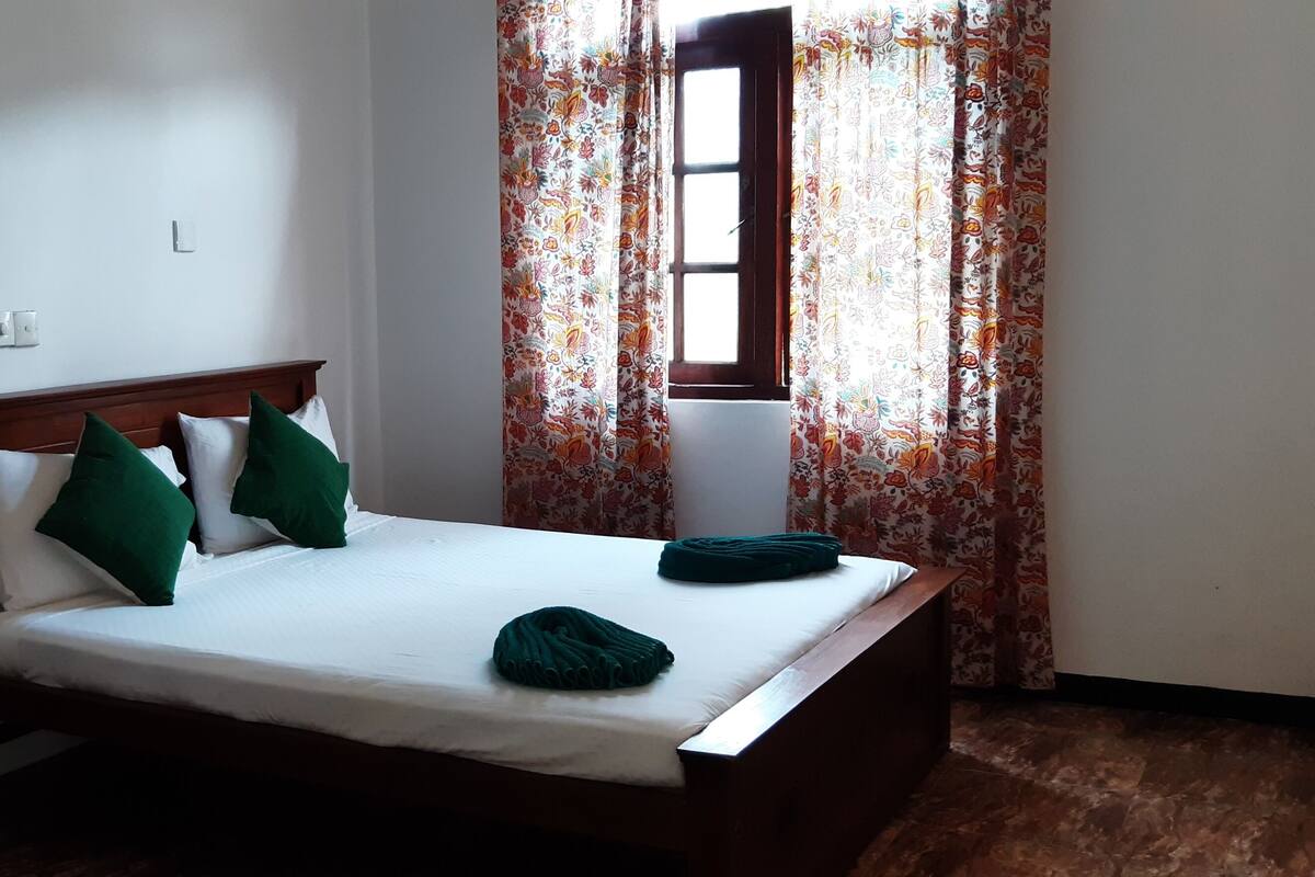 Habitación triple panorámica | 1 dormitorio y ropa de cama