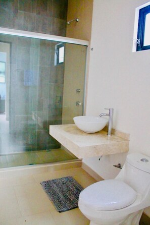 Junior Apartment | Bathroom