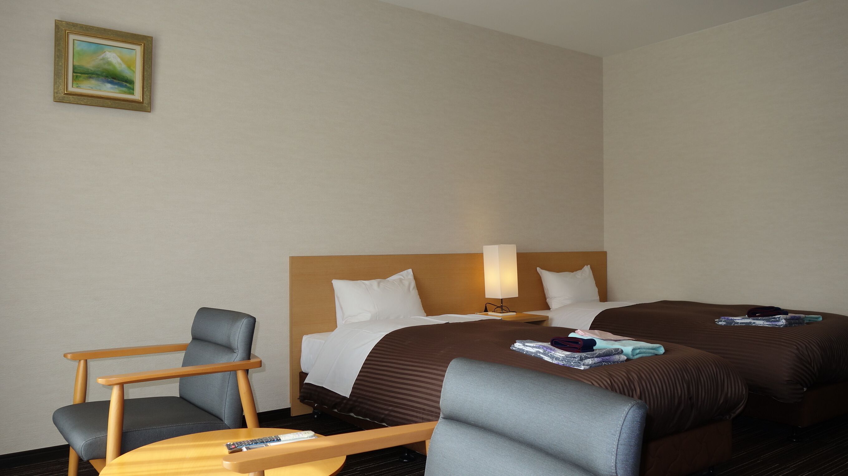 mountain view and lake view western twin room | in-room safe, free wifi