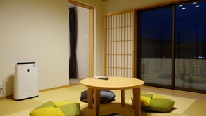 Mountain View and Lake View Superior Japanese Western Style Room | In-room safe, free WiFi - Kawaguchiko Hotel New Century (Fujikawaguchiko)