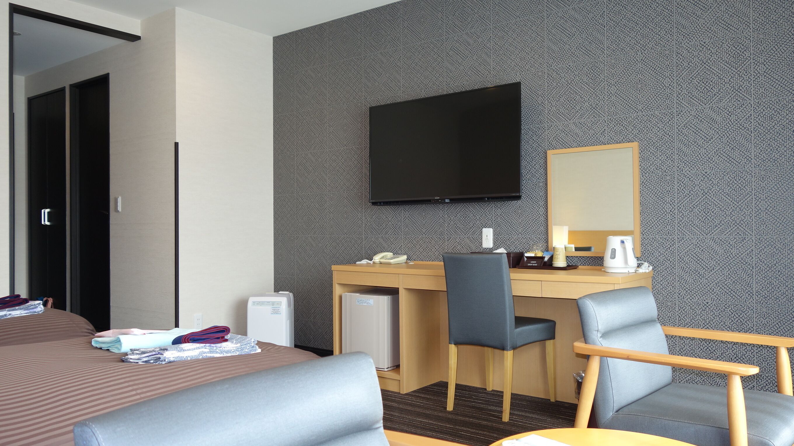 mountain view and lake view western twin room | in-room safe, free wifi