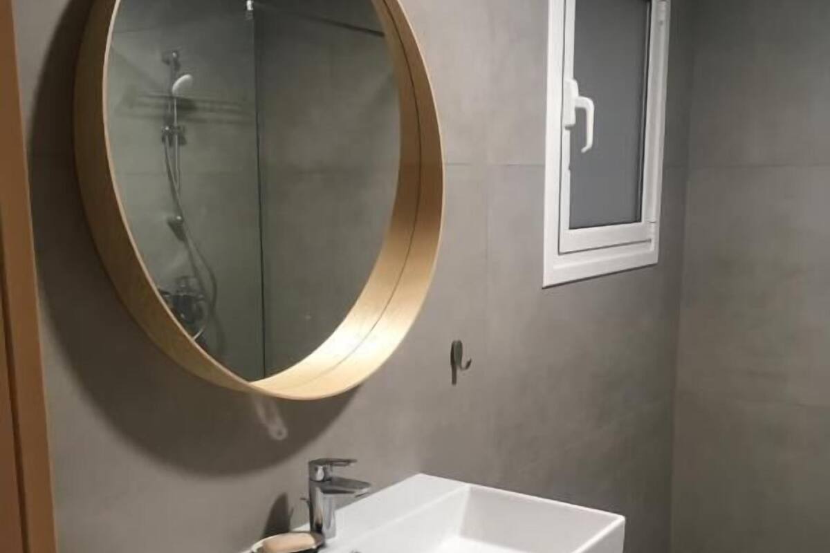 Dusche, Handtücher, Seife, Toilettenpapier