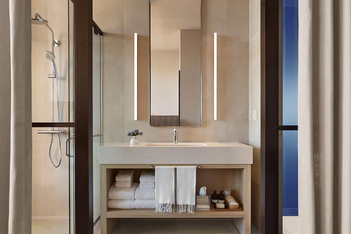 Ducha y cabezal de ducha tipo lluvia