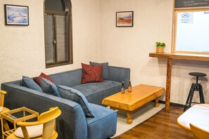 Shared Dormitory, Mixed Dorm (Run of House) | Dining room