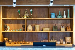 Quầy tiếp tân