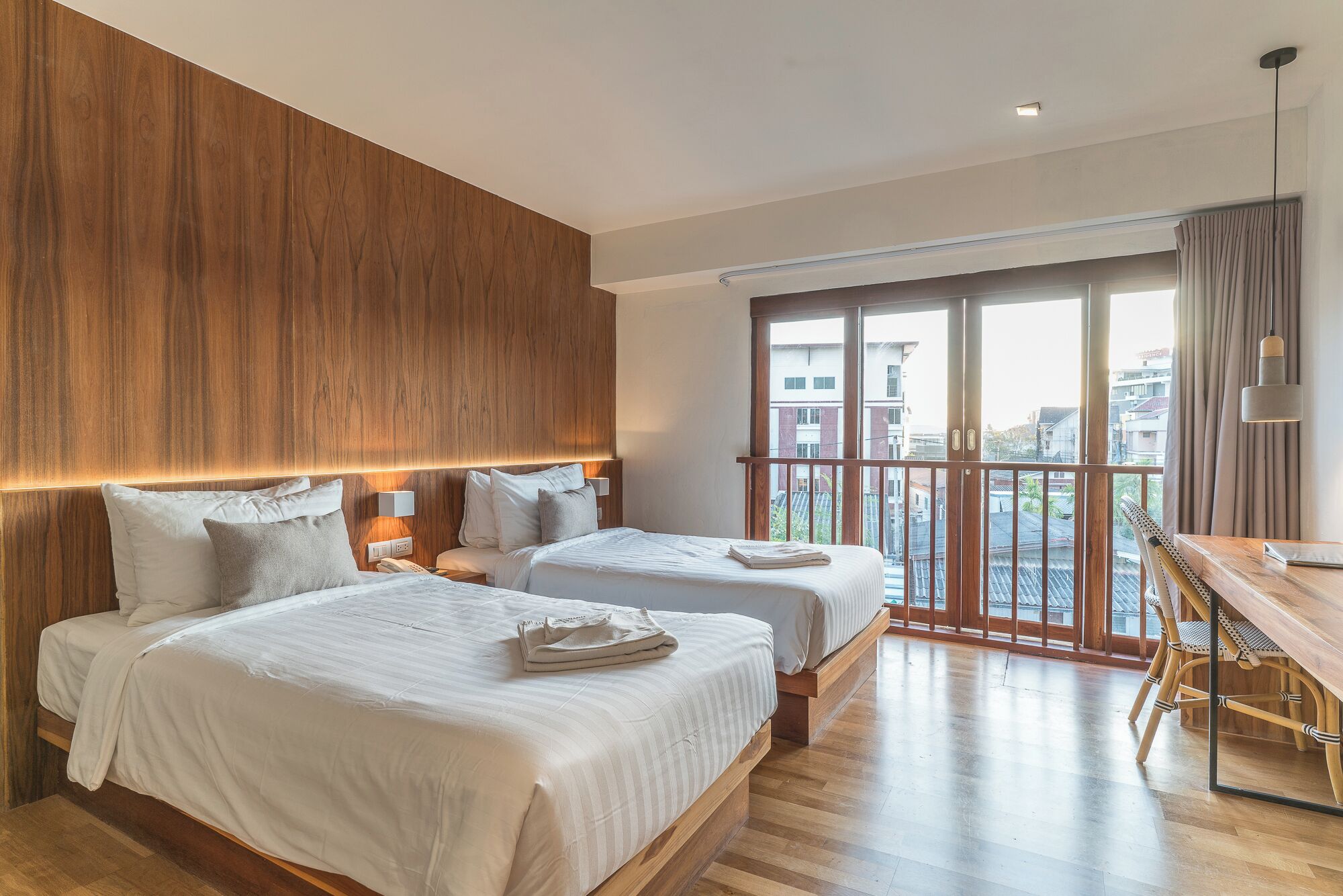 Habitación superior con 2 camas individuales | Ropa de cama de alta calidad y caja de seguridad en la habitación 
