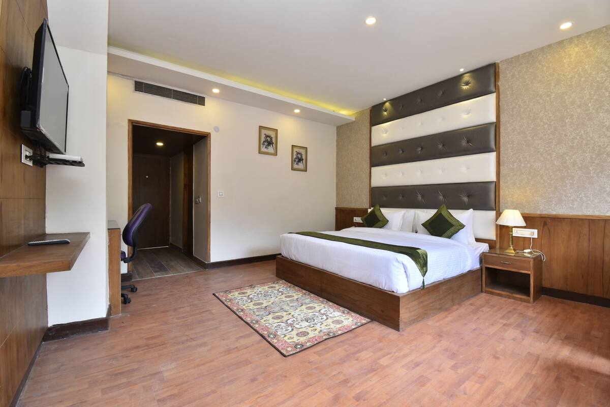 Habitación presidencial, 2 habitaciones | Ropa de cama de alta calidad y escritorio