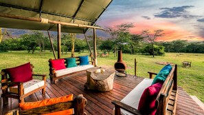 Sundeck - Instinct of the Mara (Maasai Mara)