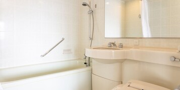 Bañera y ducha independientes, bañera profunda