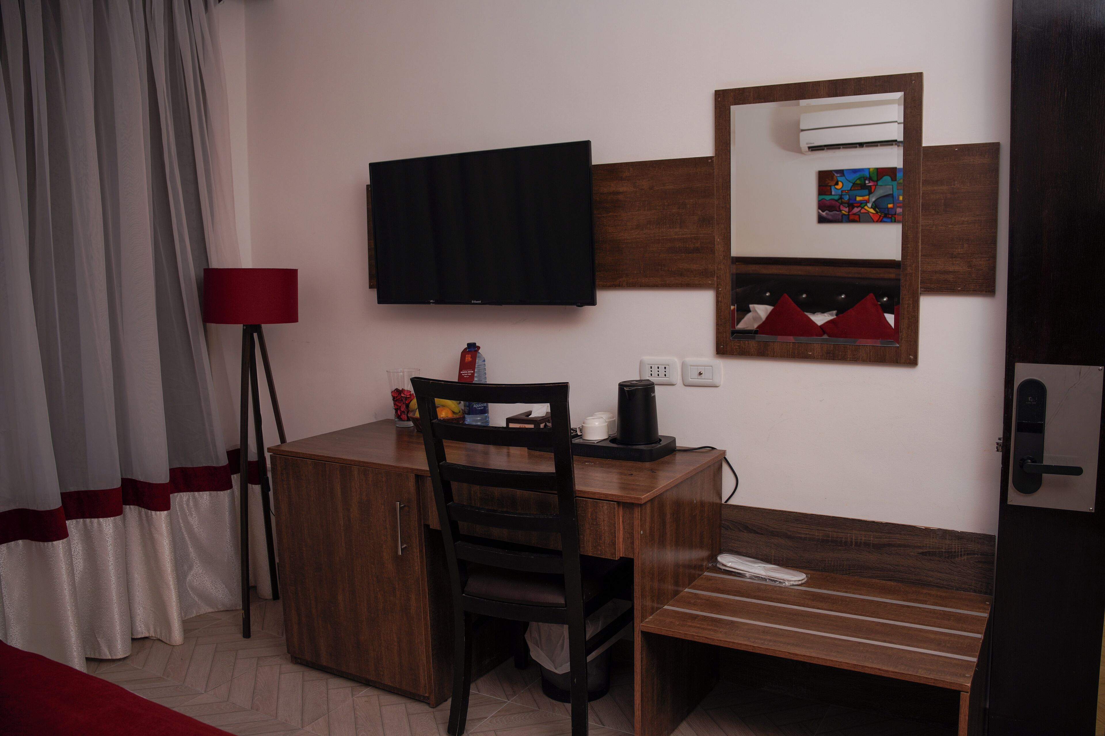 standard double room | 1 bedroom, hypo-allergenic bedding, free minibar, in-room safe