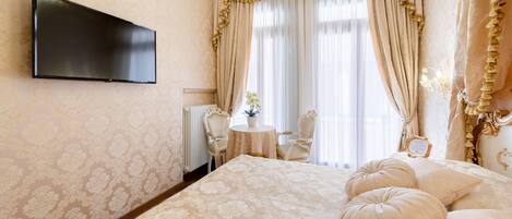 3 chambres, minibar, coffres-forts dans les chambres