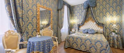 Minibar, in-room safe, soundproofing, free WiFi