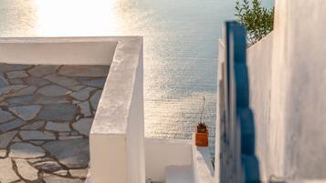 Traditional Studio Suite | Terrace/patio