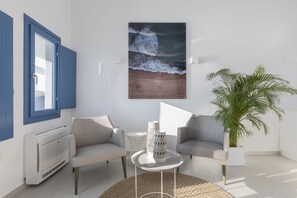 Traditional Studio Suite | Living area - Aether Suite by Caldera Houses (Santorini)