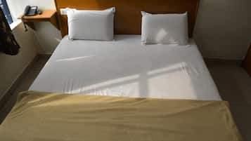 Quarto casal luxo | Wi-Fi de cortesia, roupa de cama