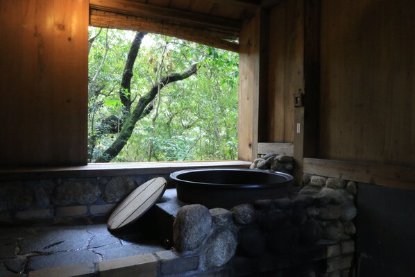 Room (4) | Bathroom | Separate bathtub and shower, free toiletries, hair dryer - Sen-no-ie (Yakushima)